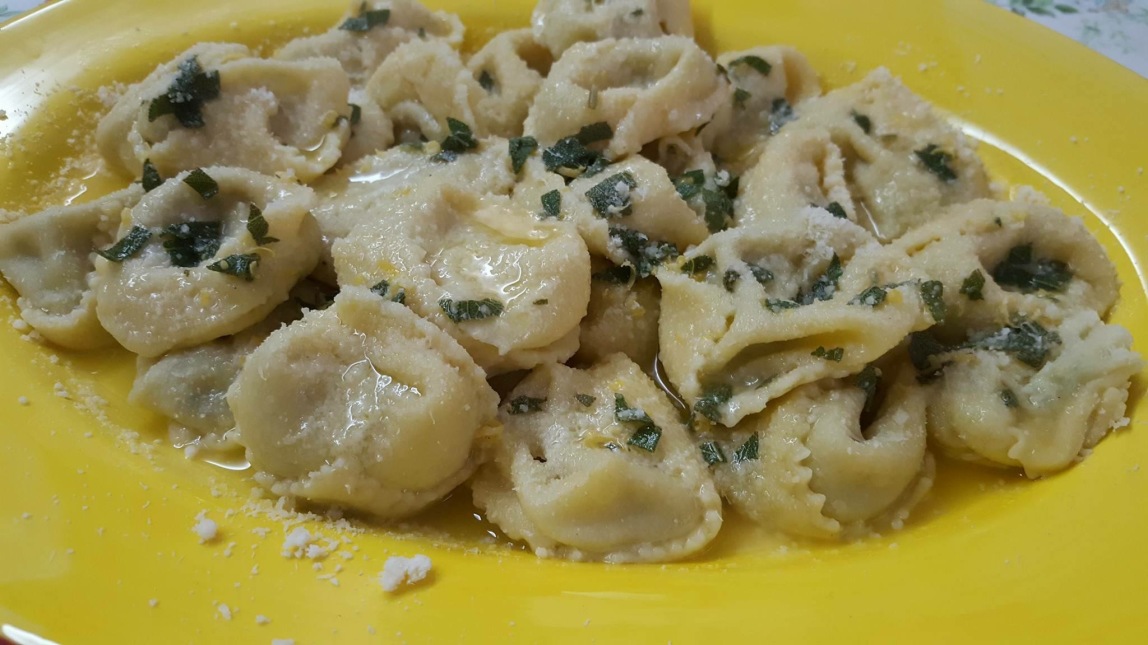 Ricetta Tortelloni Con Ripieno Di Crema Di Zucchine E Ricotta Le Ricette Di Le Meraviglie Di